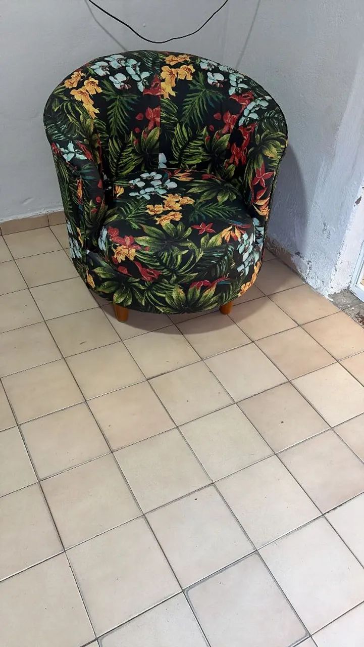 Cadeira redonda de tecido 