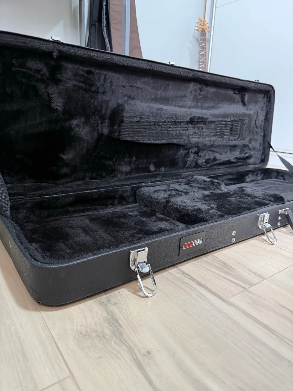 Case de guitarra Gator