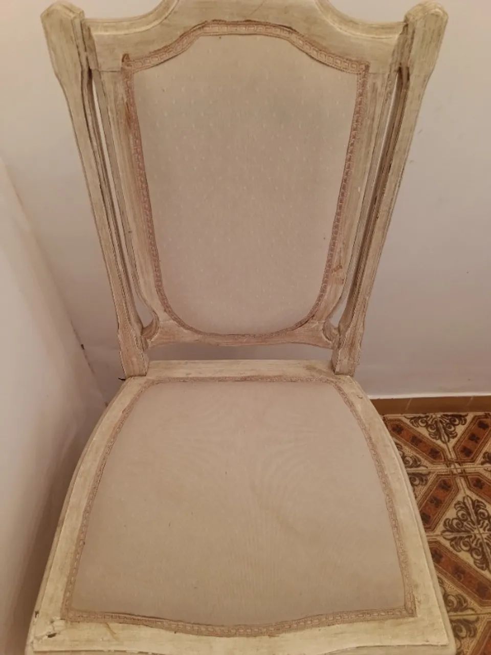 Cadeira com pátina 