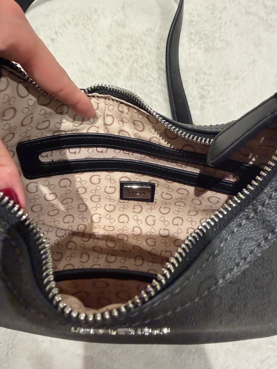 Bolsa Guess preta original transversal  - Foto 2