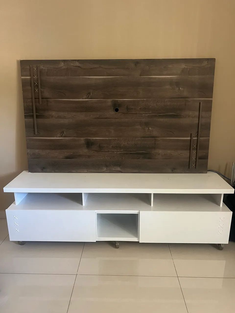 Raque  e painel de tv e mesa centro 