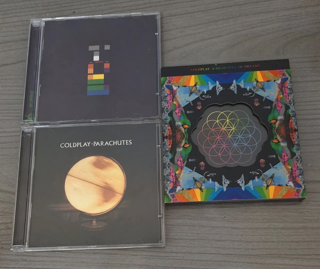 Cds Coldplay excelente estado são 3 pelo valor anúncio  - Foto 4