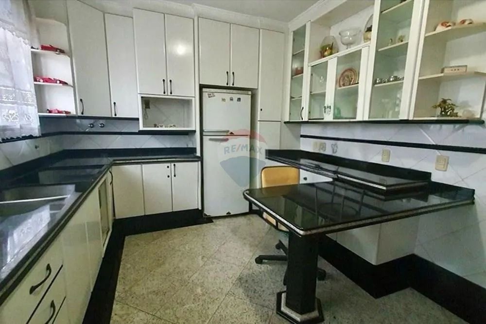 RE/MAX aluga imóvel comercial e/ou residencial, 250 m², com 5 quartos (3 suítes), 3 vagas, - Foto 6