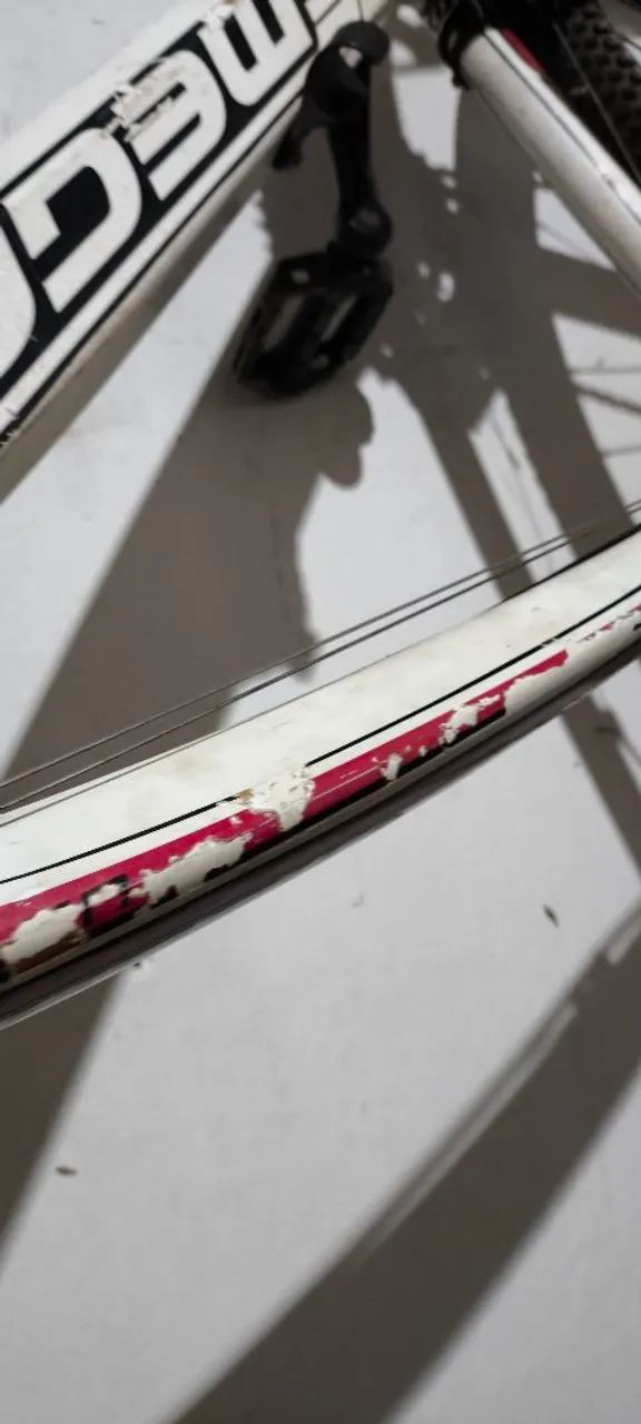 Bike Branca - Aro 29 - Pneu Pirelli  - Foto 6