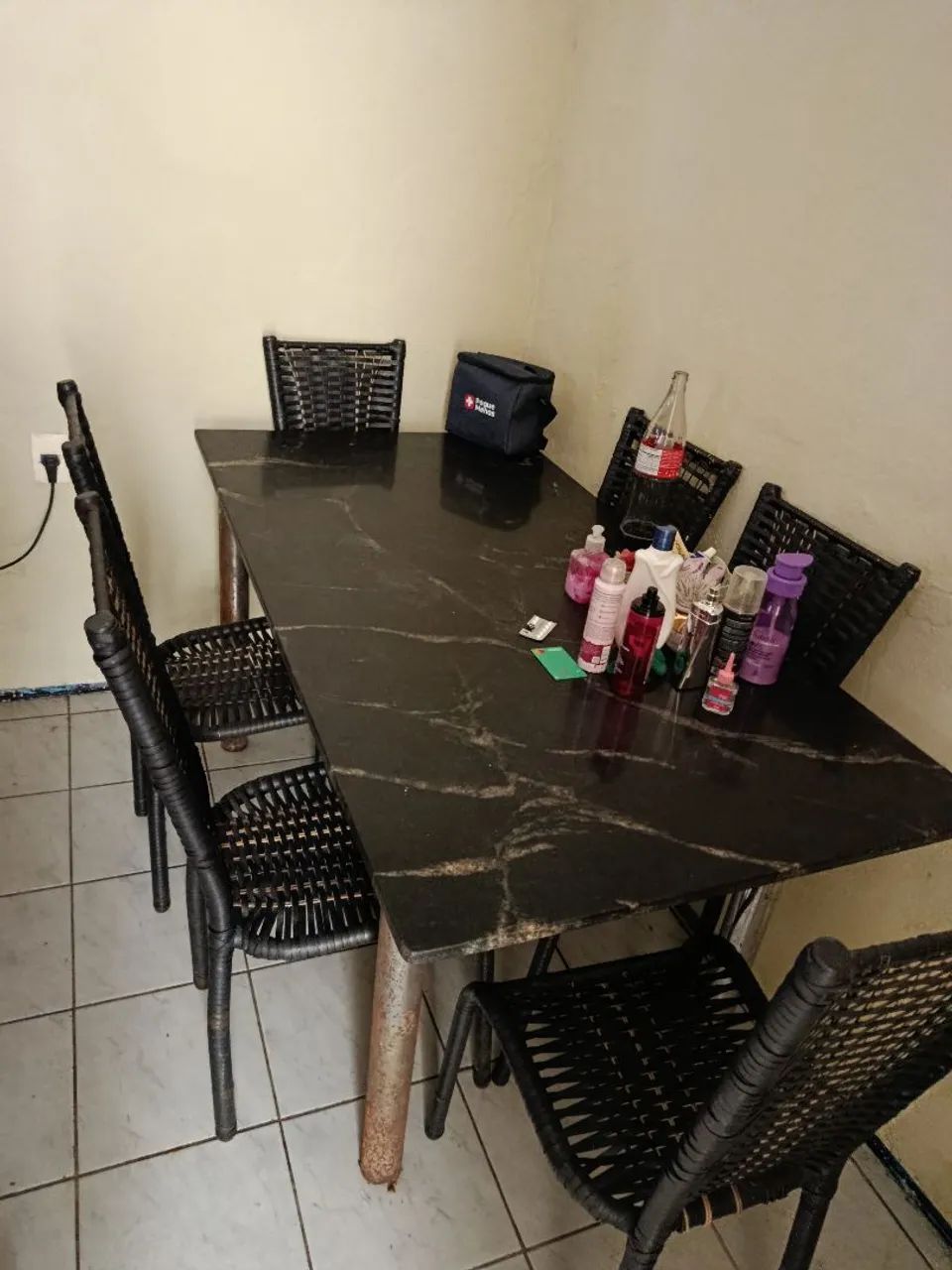 Vendo mesa de jantar 