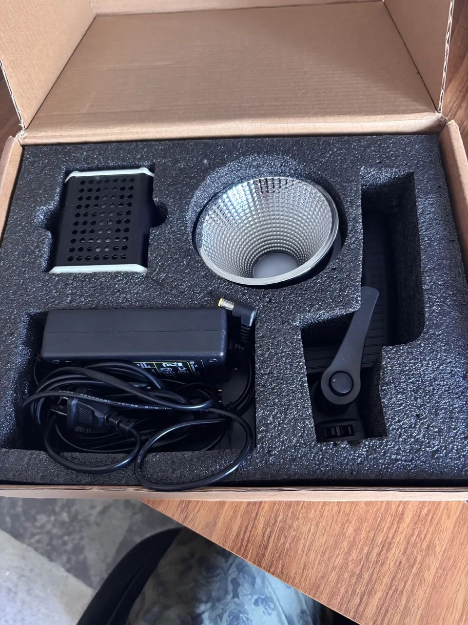 Iluminação profissional (Andoor vídeo light 60w) - Foto 2