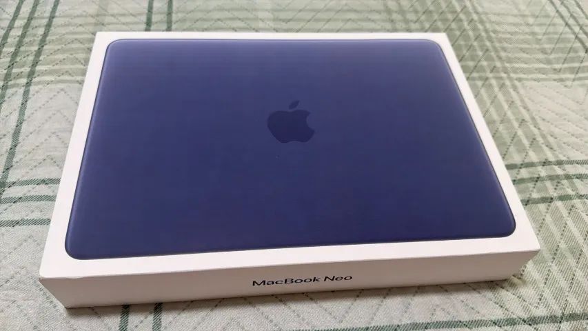 MAC BOOK NEO LACRADO AZUL ÍNDIGO 8GB / 256GB 