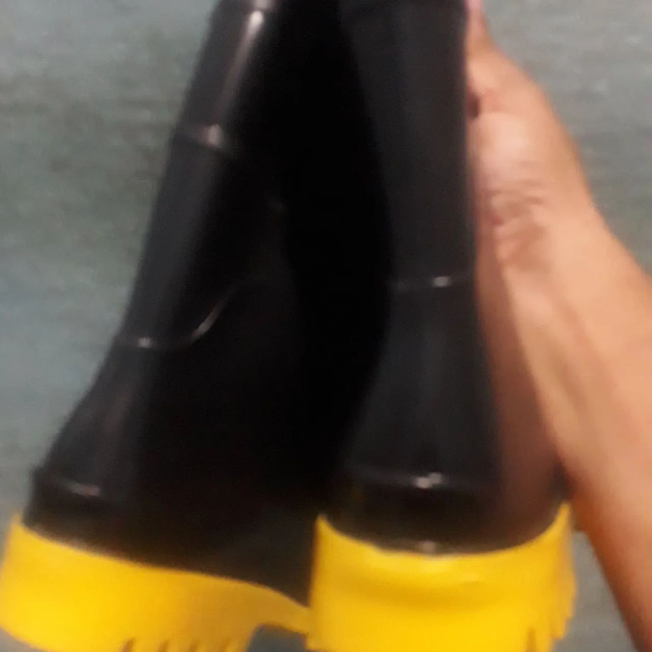 VENDO BOTA, DE PROTEÇÃO EPI. BRACOL TAM:40 - Foto 3