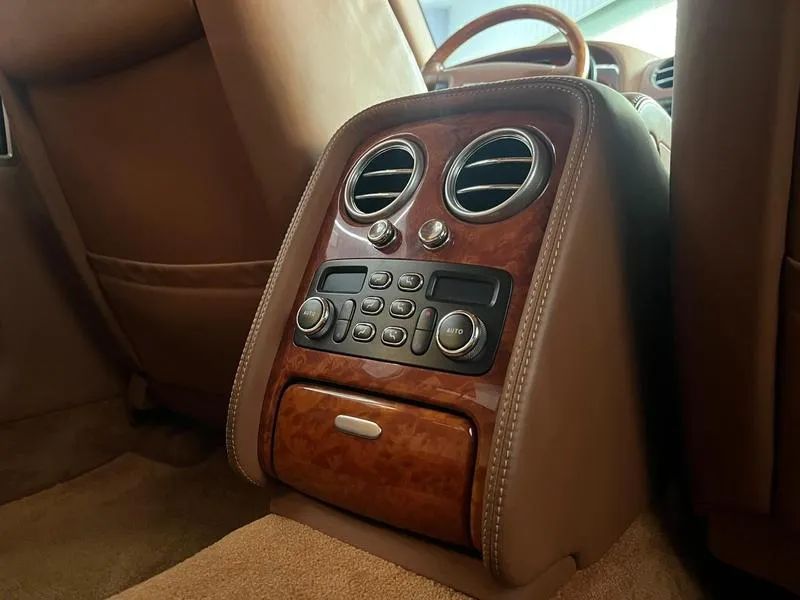 Bentley Flying Spur Continental 6.0 W12 Turbo Gasolina Flying Spur Speed AUT, foto 9 de 16