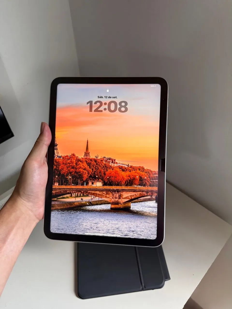 iPad 10 geração 64gb + Apple Pencil e teclado - Tablets e E