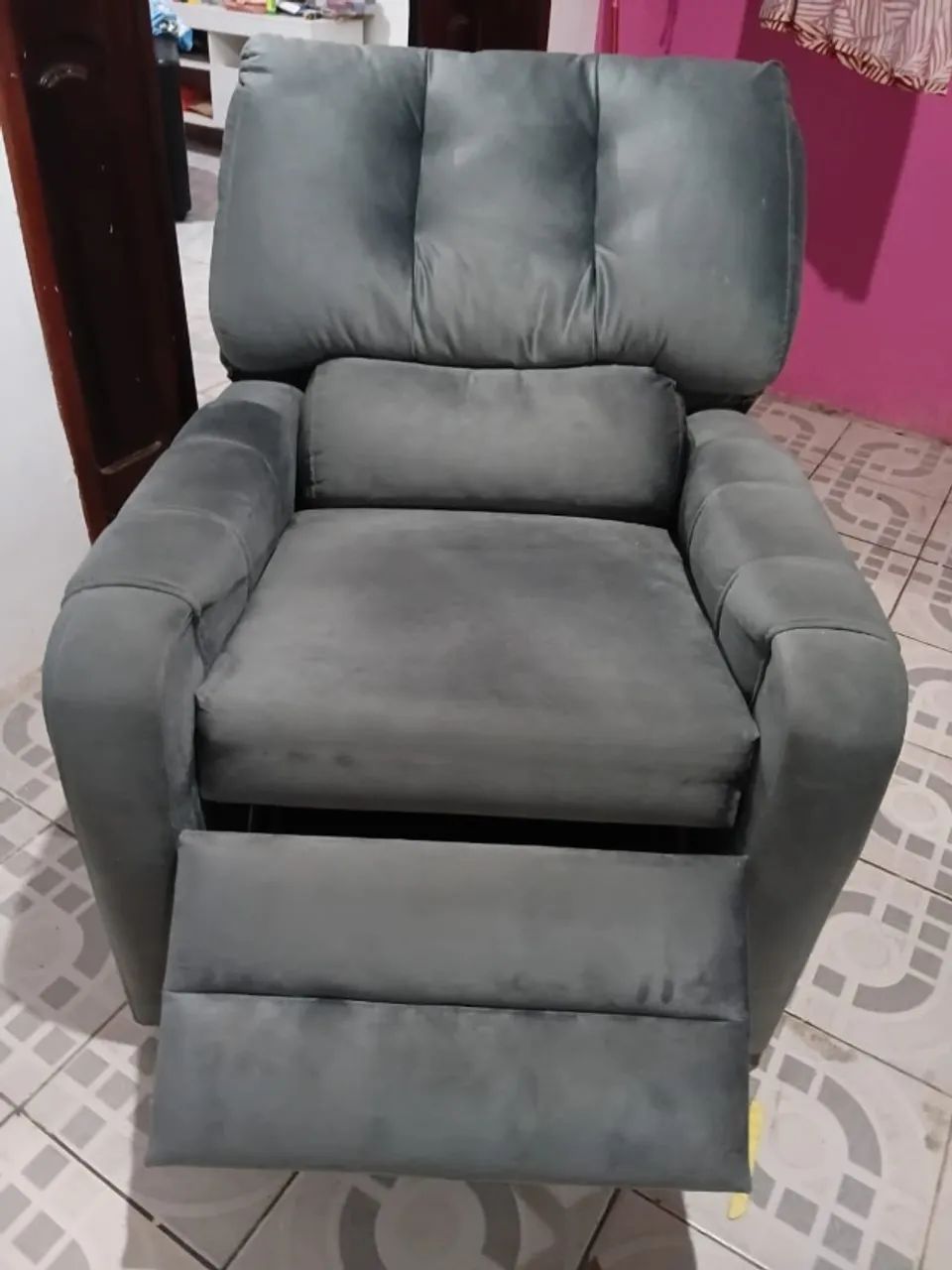 Poltrona Reclinável Confortável em Ótimo Estado