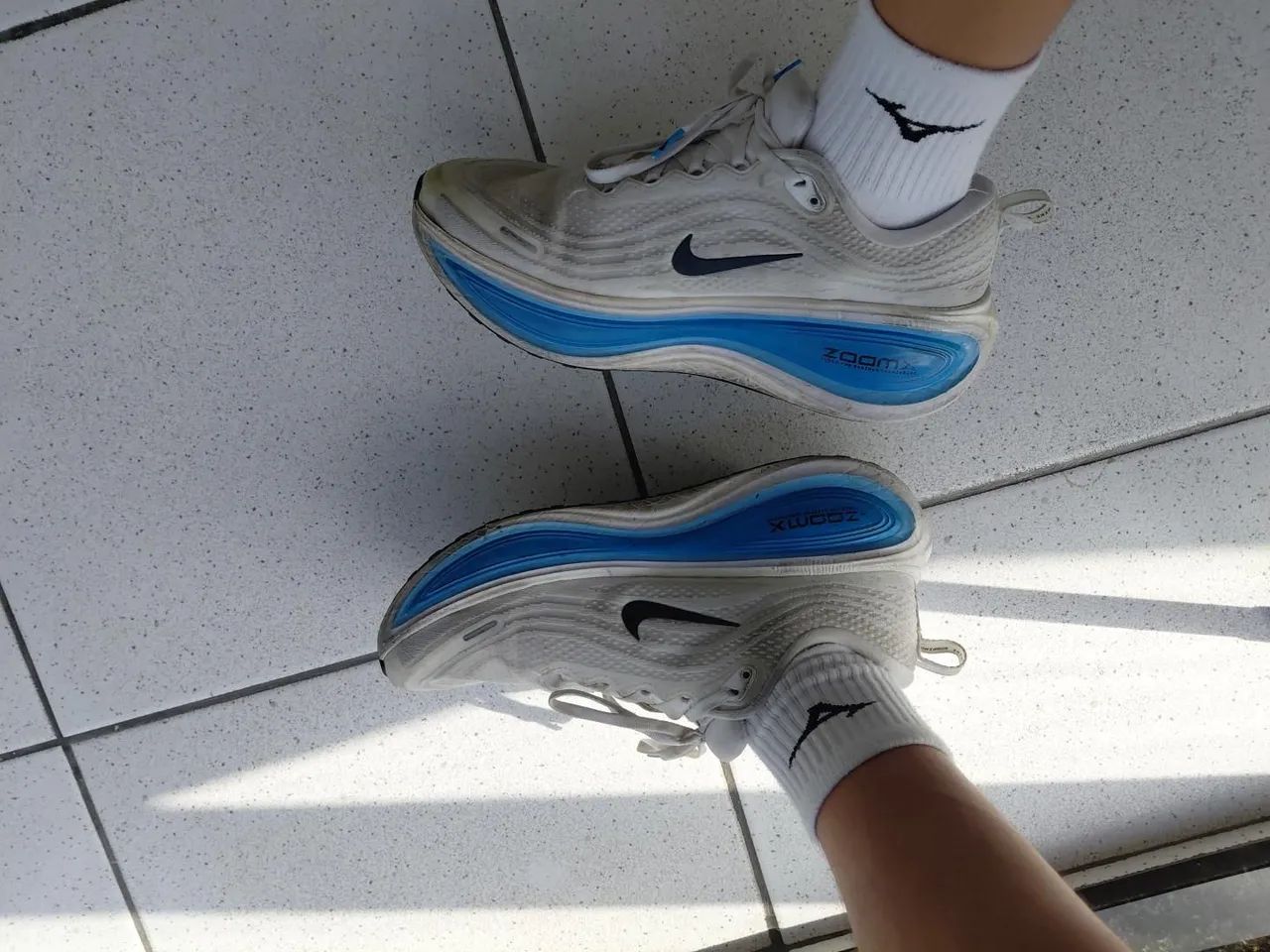 NIKE VOMERO PLUS - Foto 4