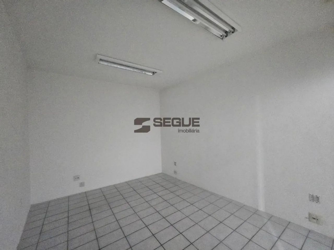 Sala à venda e para alugar em Vila Velha, Glória, com 20 m²