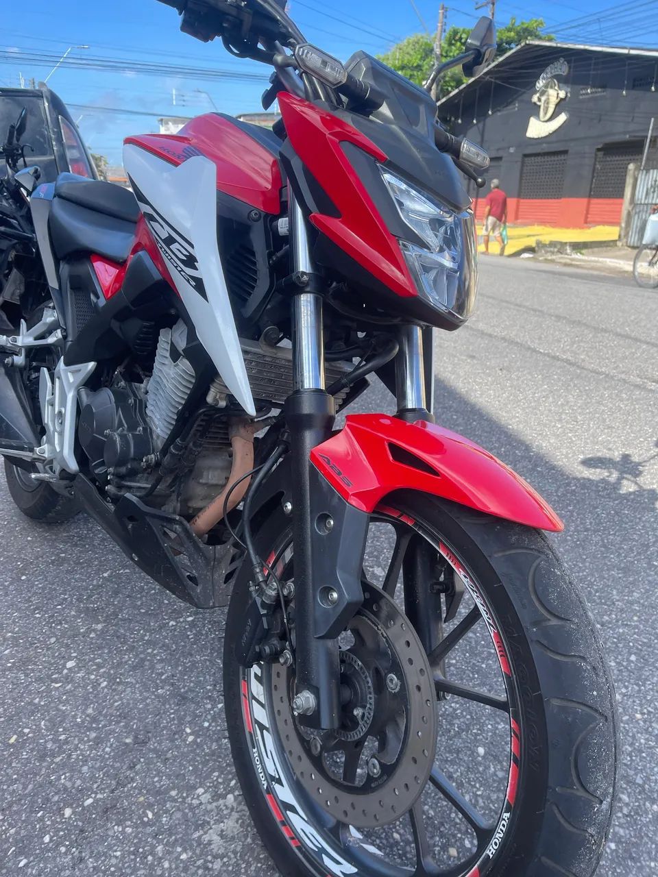 Vendo cb 300f