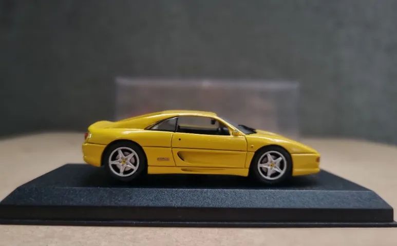 Miniatura Ferrari F355 Coupe 1994 Amarela 1/43 - Detail Cars (Art