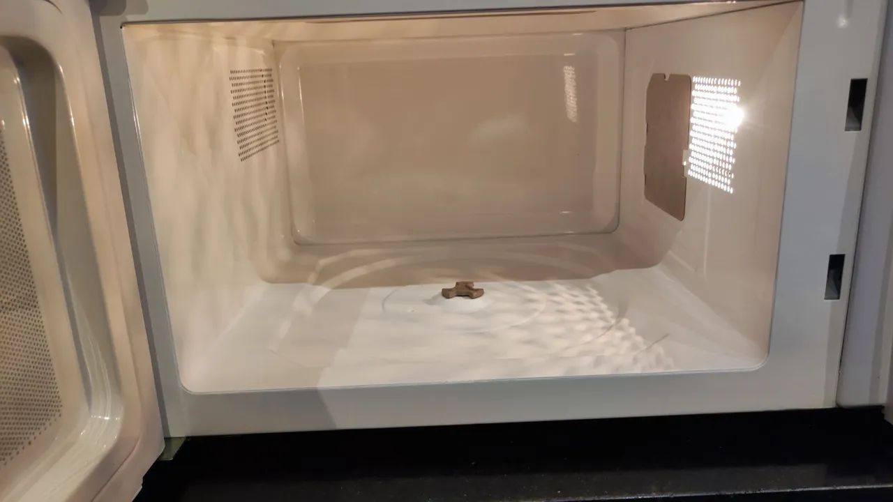 Microondas Eletrolux 34 litros  - Foto 4