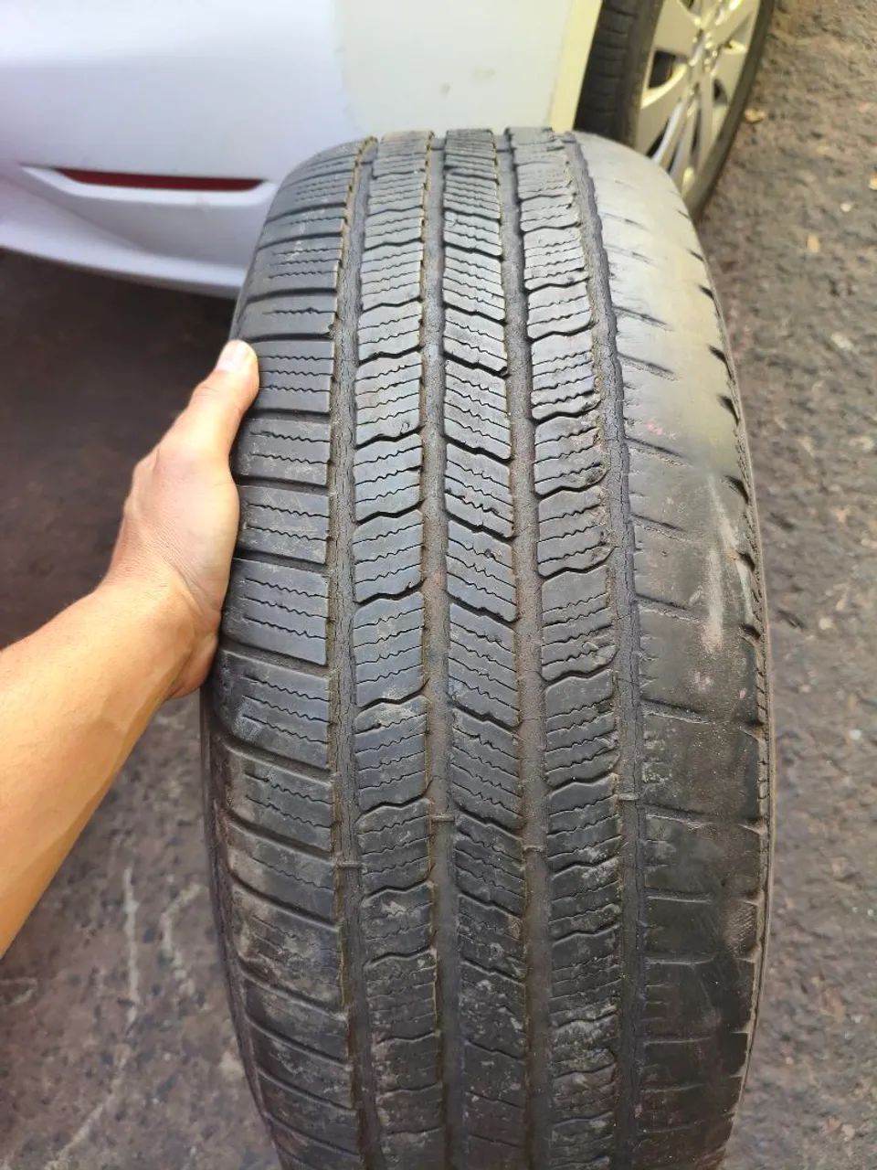 Pneu Michelin 265/65R17 - Foto 3