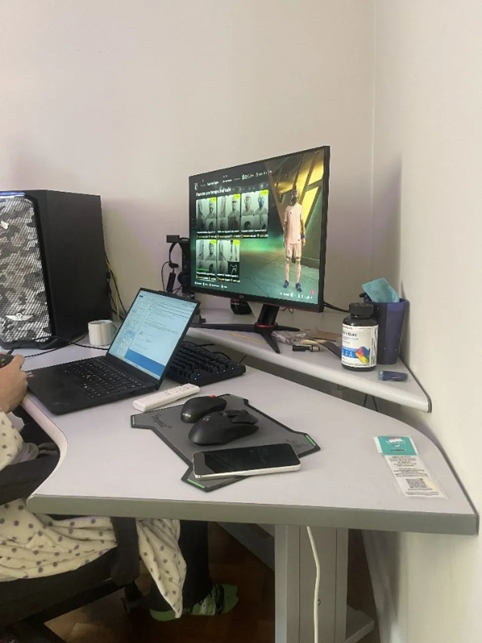 mesa gamer e escritório 