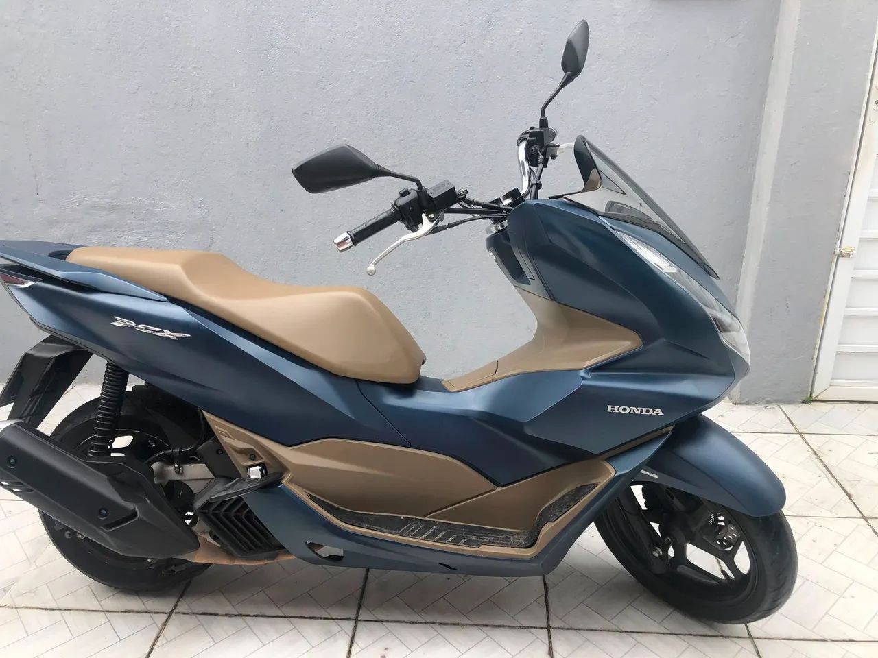 Vendo PCX e troco também 