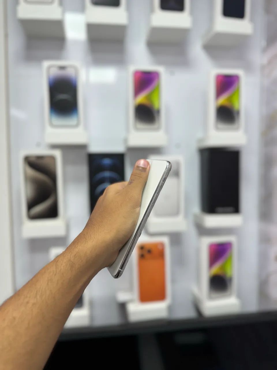 IPHONE 11 PRO MAX 64 GB TELA NOVA  - Foto 3