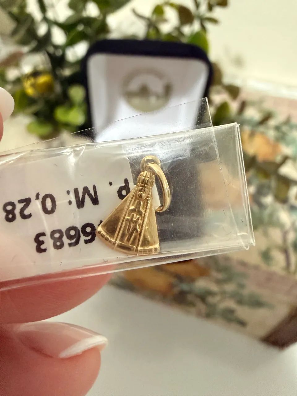 Pingente Nossa Senhora Aparecida em ouro 18k