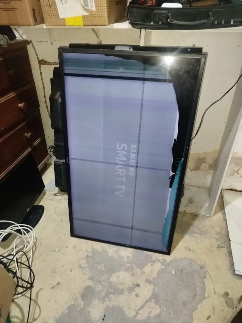 Vendo essa TV Samsung de 43 Polegadas, Tela Quebrada - Foto 3
