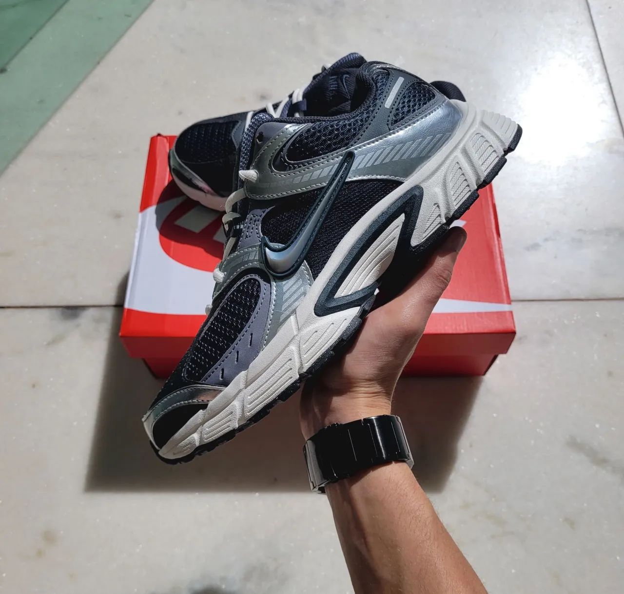 Tênis Nike V5 RNR 