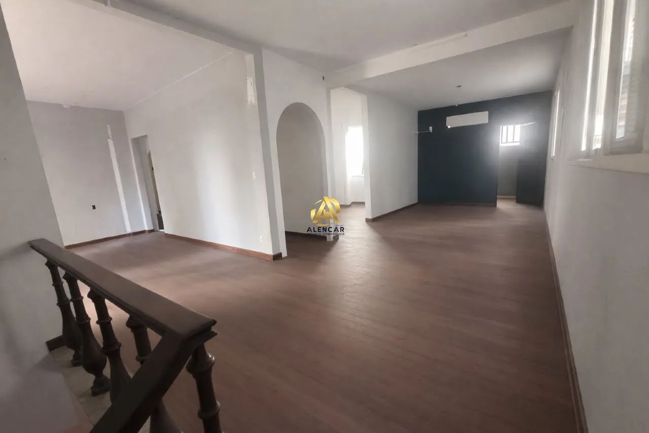 Casa Comercial com Dois Pavimentos e Pátio Interno na Praia da Costa  Vila Velha/ES - Foto 4