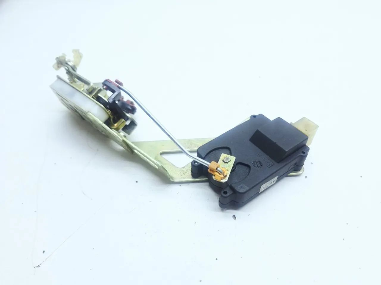 Fechadura Porta Dianteira Direita Chery Qq 1.0 2018 - Peças para