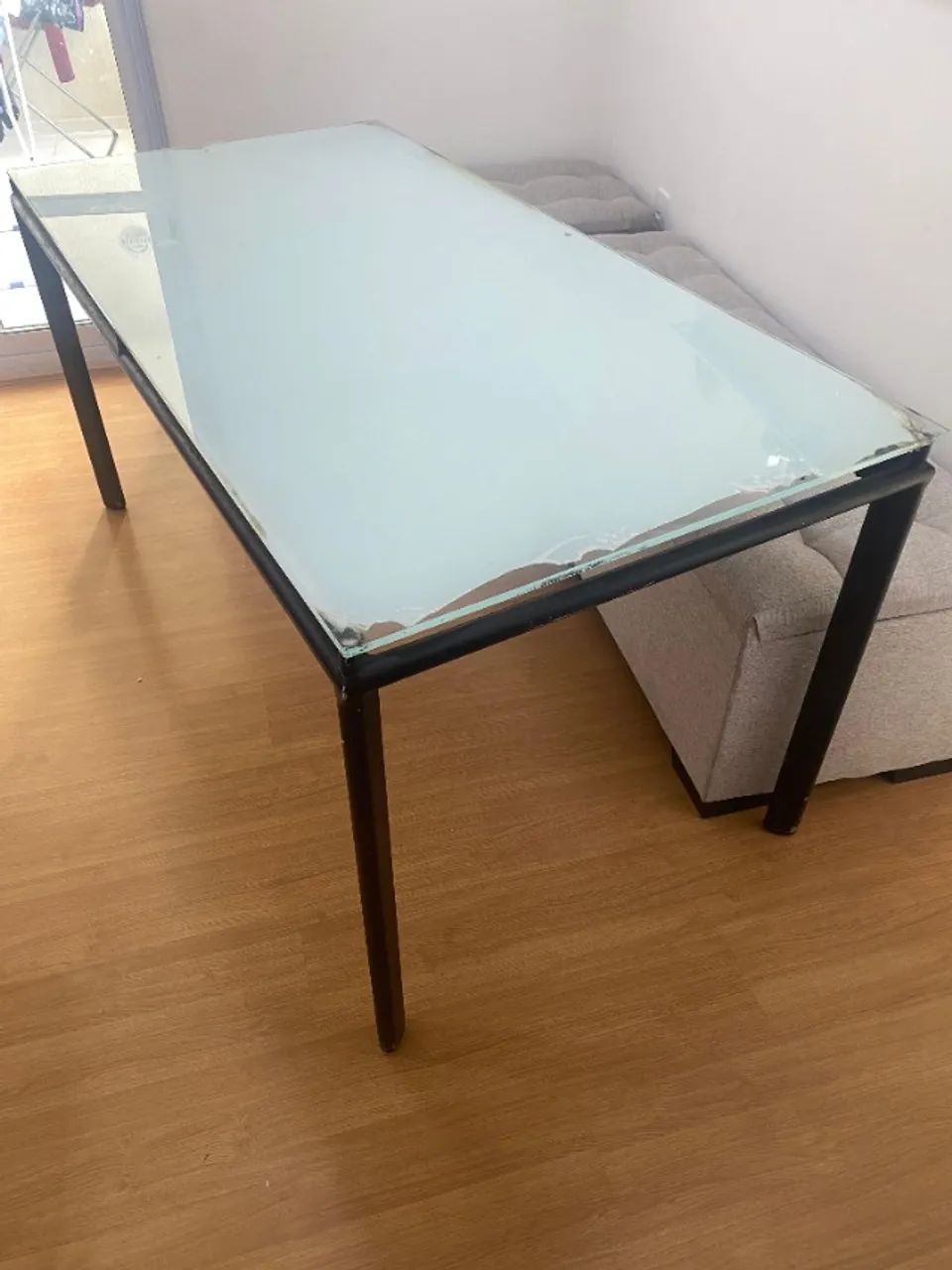 Mesa de jantar retangular com tampo de vidro - Foto 2