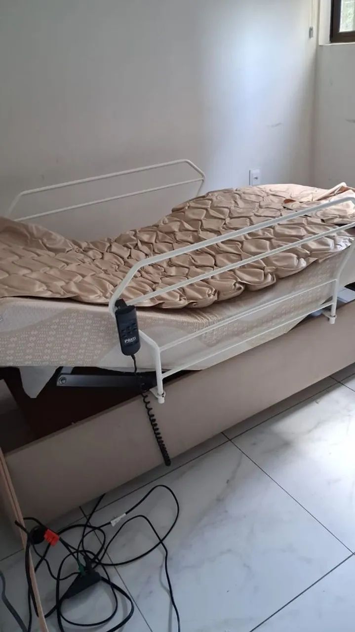 Cama box hospitalar (já com colchão pneumático)