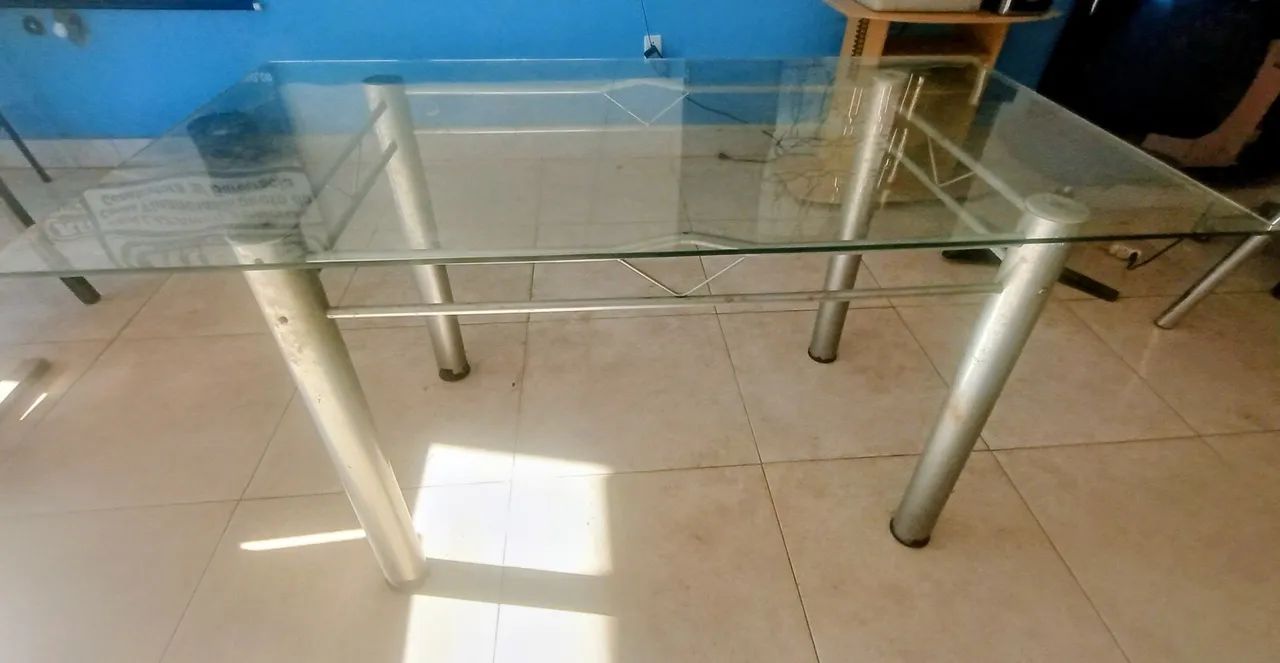 Mesa de vidro 1,55mt por 0.80cm - Foto 2