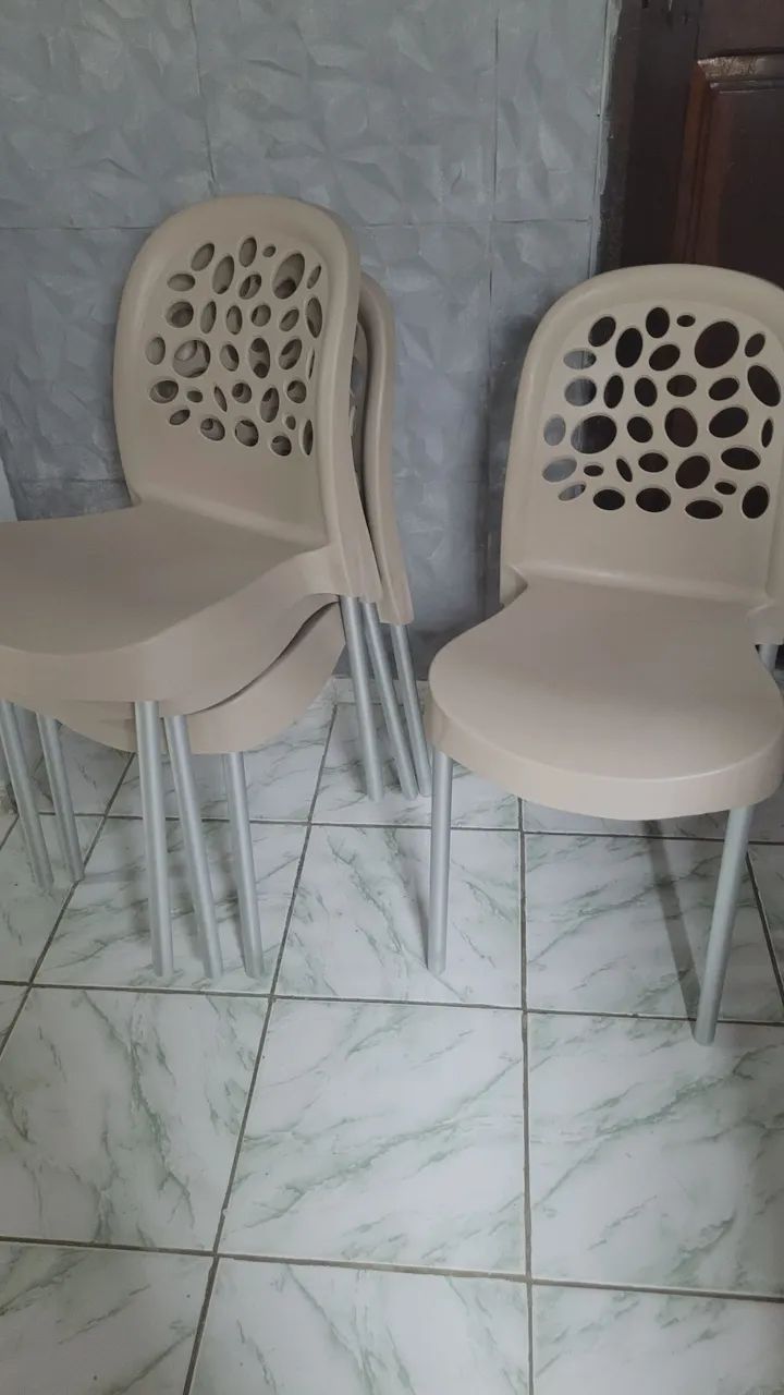 4 cadeiras em perfeito estado - Foto 2