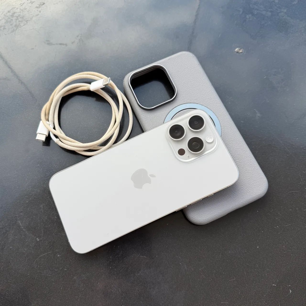 iPhone 15 pro Max 256gb - Celulares e Smartphones - Candeias