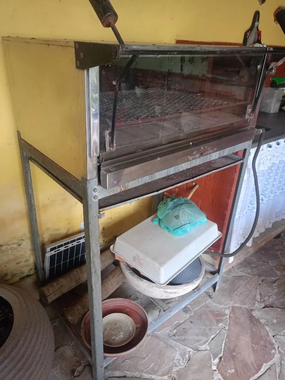Vendo Forno de pizza industrial modelo Guilhotina a gás com mostrador de temperatura. - Foto 2