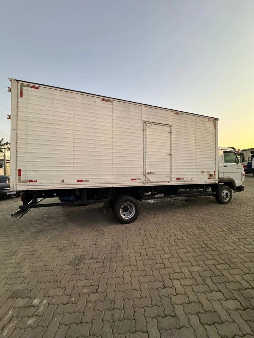 10-160 4X2 COM BAU - Foto 4