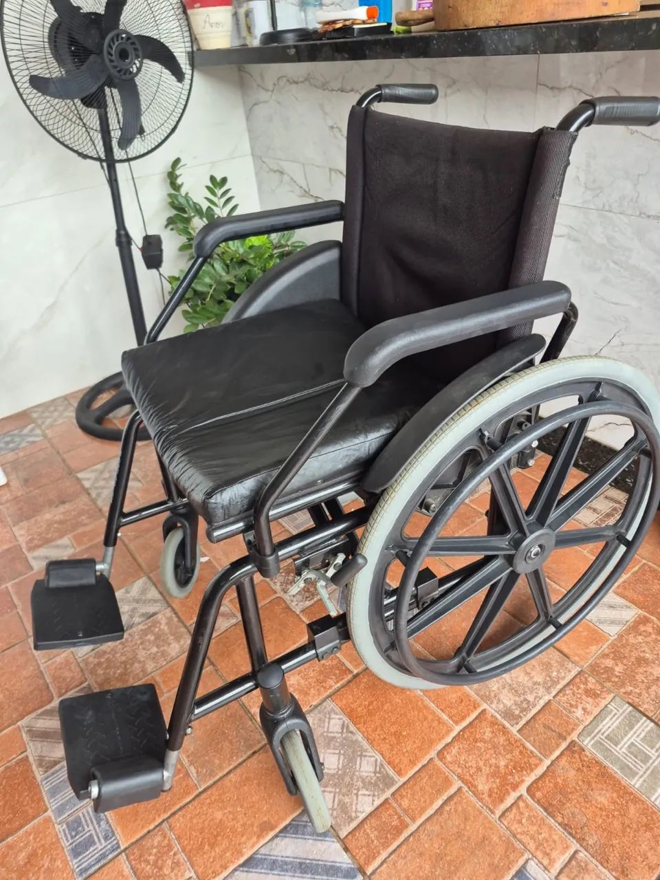 Cadeira de rodas  - Foto 2