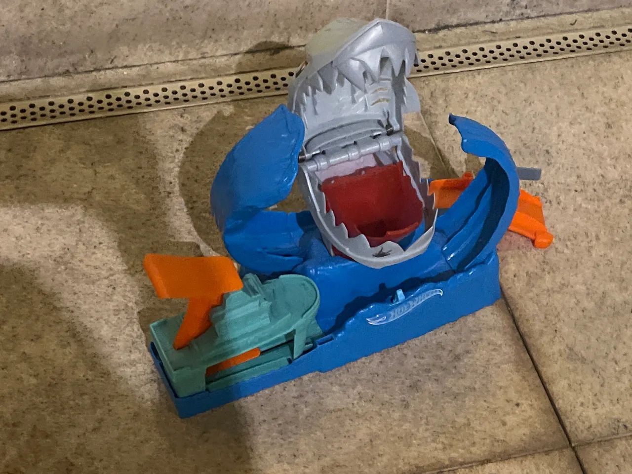 Hot Wheels tubarão