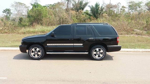 Vendo blazer ano 2005 executive impecável