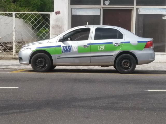 Vendo carro e ponto de táxi - Foto 2