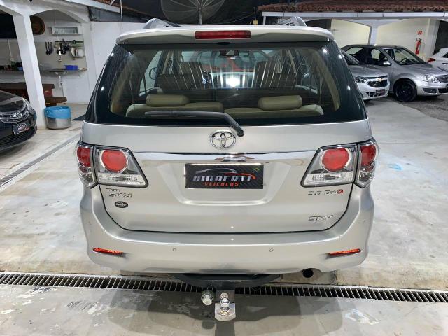 Toyota Hilux SW4 7 lugares 13/13 - Foto 8