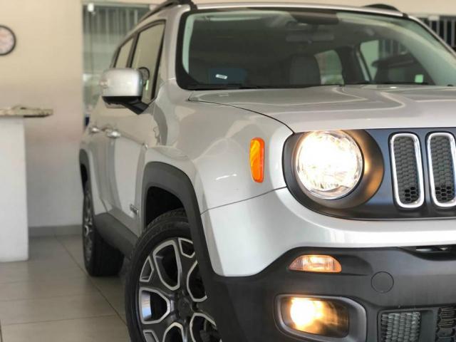 Jeep Renegade Longitude 1.8 4x2 Flex 16V Aut. - Foto 12
