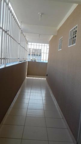 Ótima prédio, com 03 lojas e 04 apartamentos na avenida potiguar, de esquina - Foto 6