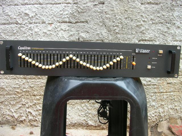 Equalizador staner 31 banda bem conservado