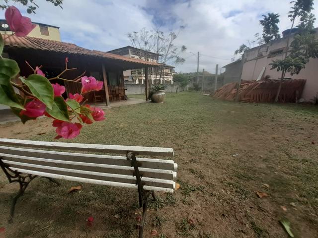Casa com amplo terreno em Itaipava
