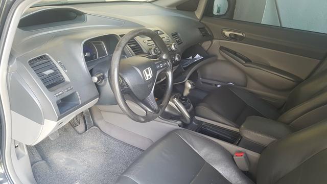 Automóvel - Foto 2