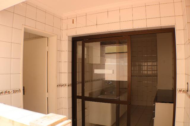 Apartamento Térreo Jd. Califórnia - 2quartos, 3 banheiros, 2 Quintais , 1 vaga - 110Mts - Foto 5