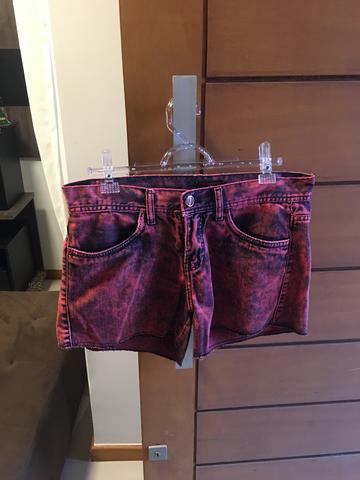 Shorts jeans vermelhos