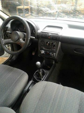 Corsa Hatch 2000. 1.0 - Foto 4