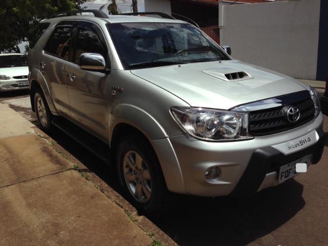 Toyota Hilux SW4 SRV 3.0 4x4 Diesel 7 lugares 2010/2011